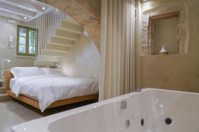 Mystiko Maisonette with Hot Tub - Chania Old Town